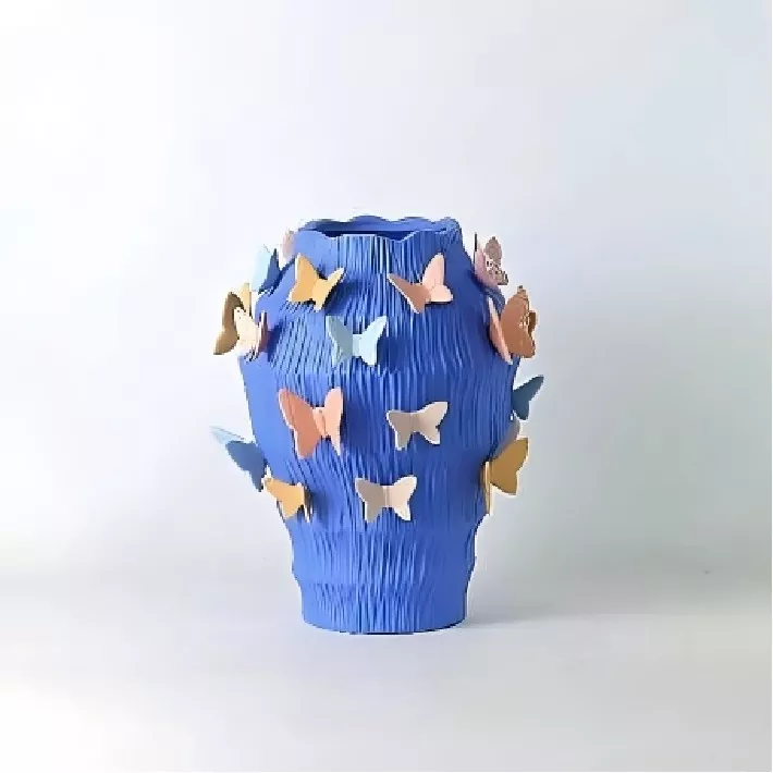 แจกันเซรามิกแฮนด์เมดพร้อมผีเสื้อเต้นรำ